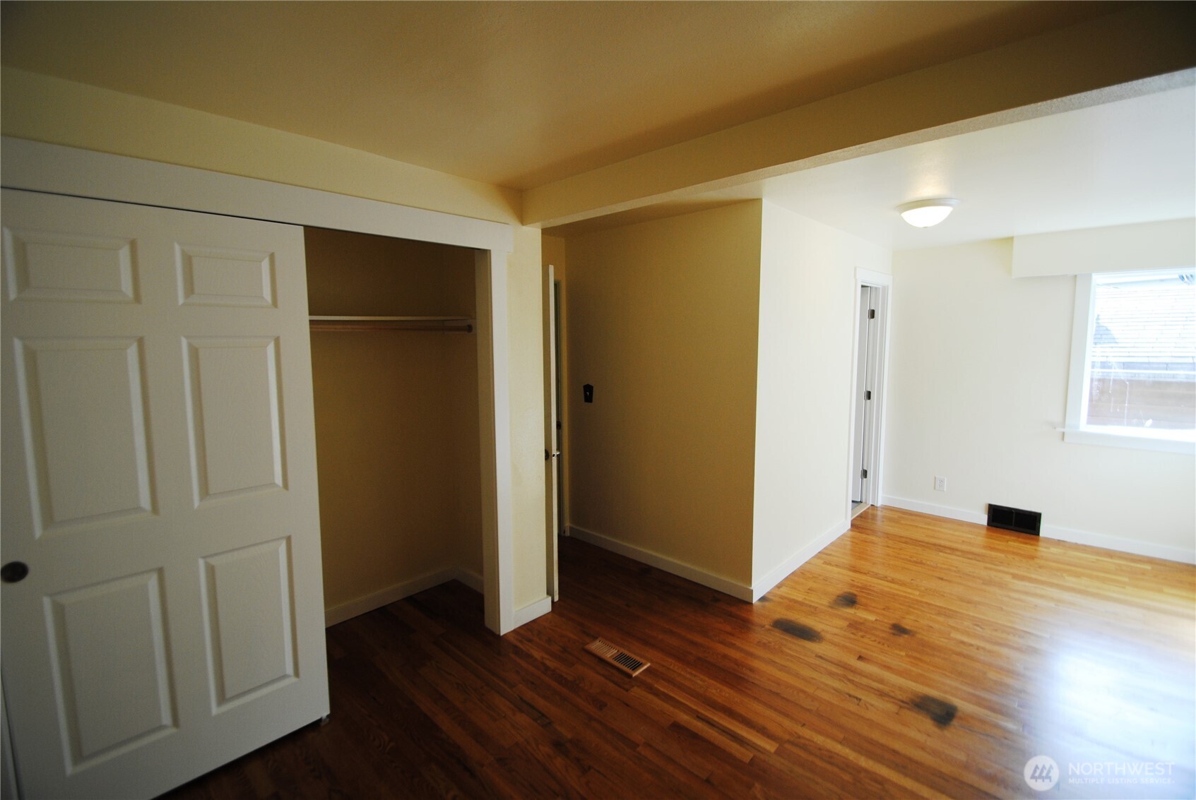 3815 43rd Avenue S, Seattle, WA 98118