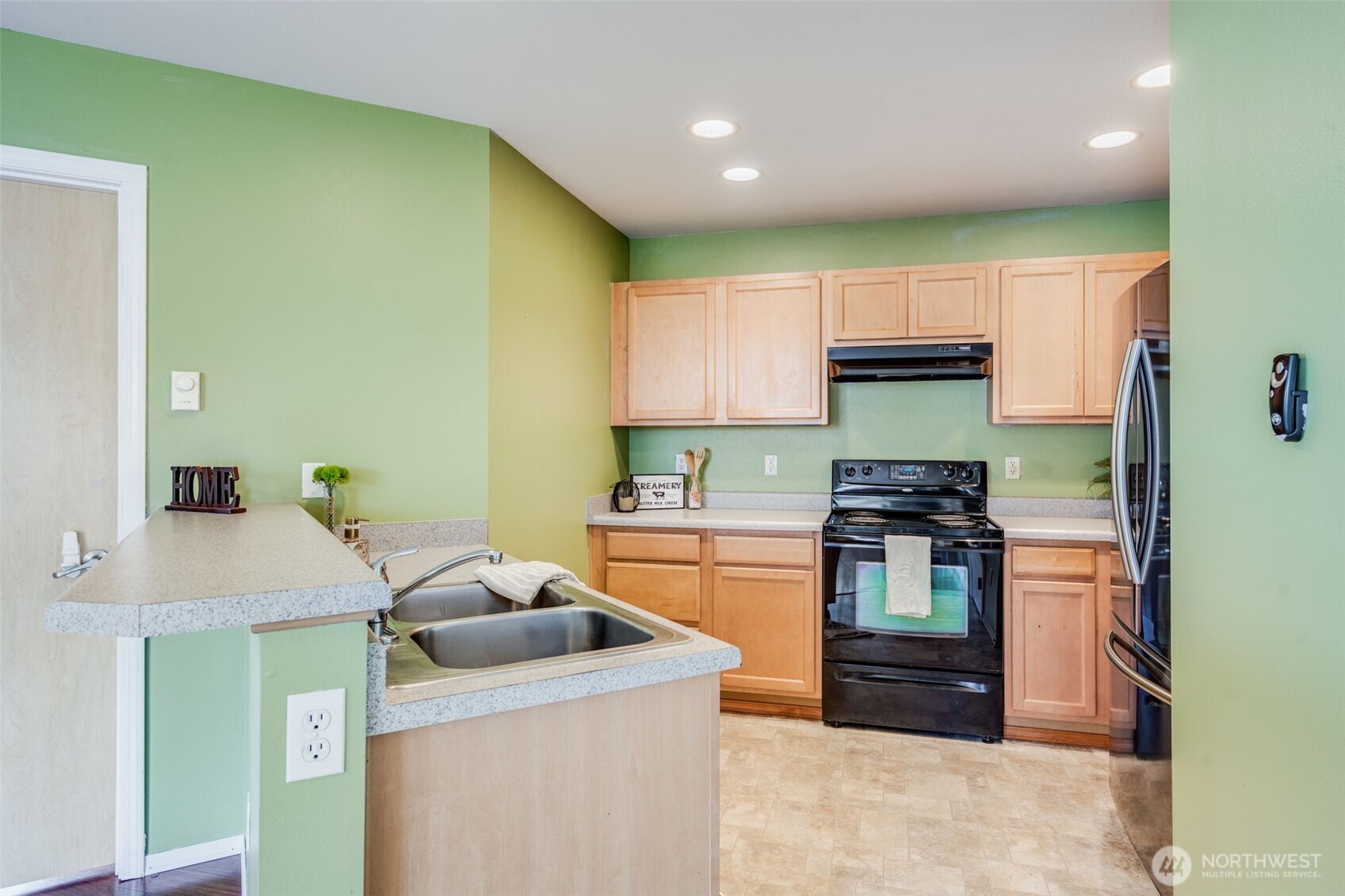 1736 E 39th Street , Tacoma, WA 98404
