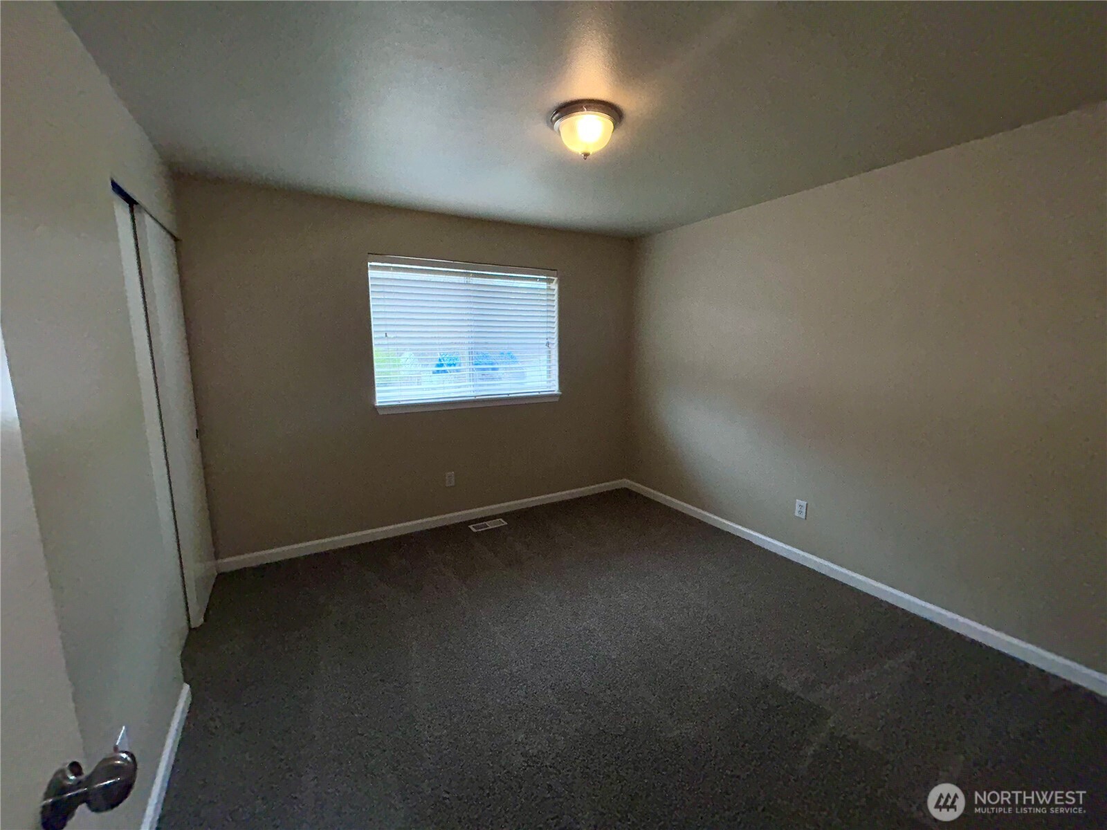 767 Oakhurst Drive , Pacific, WA 98047
