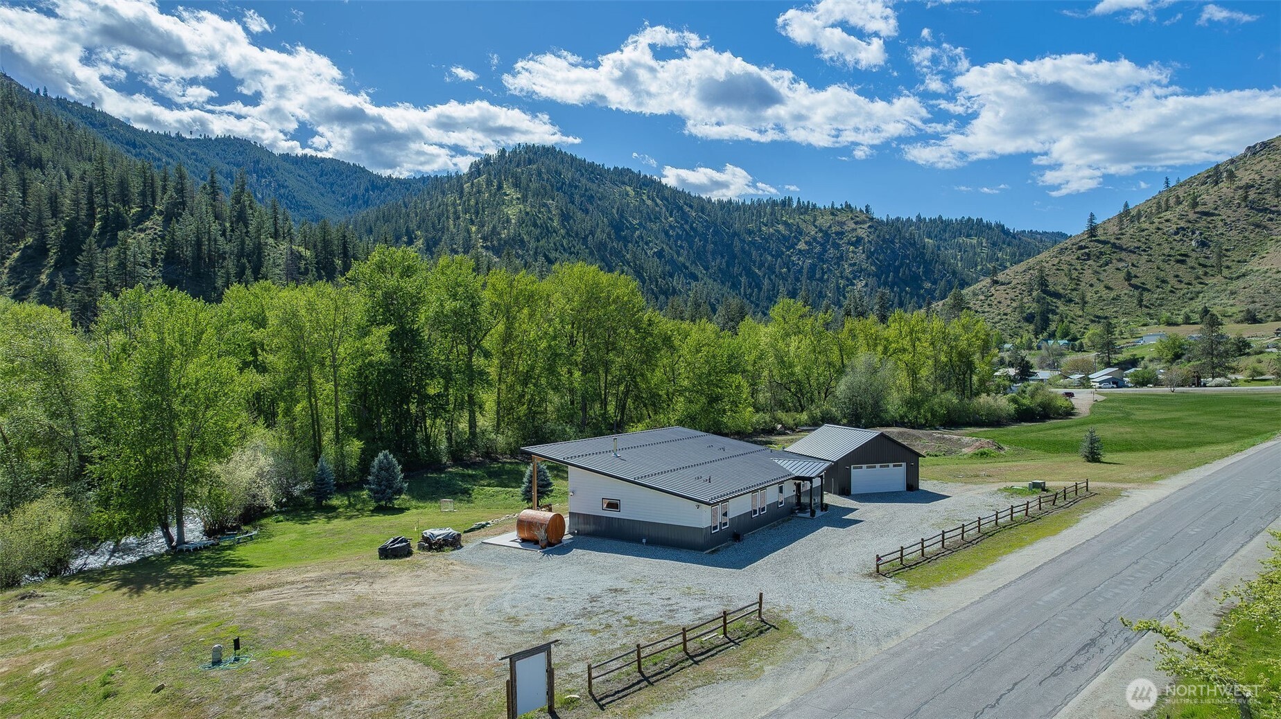 177 Mad River Road , Entiat, WA 98822