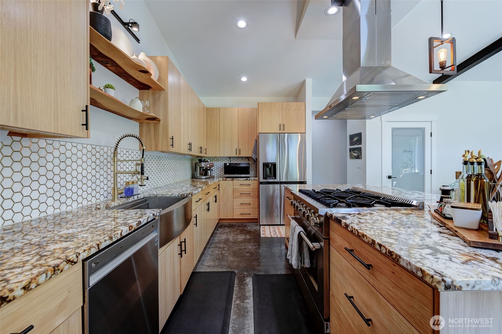 177 Mad River Road , Entiat, WA 98822