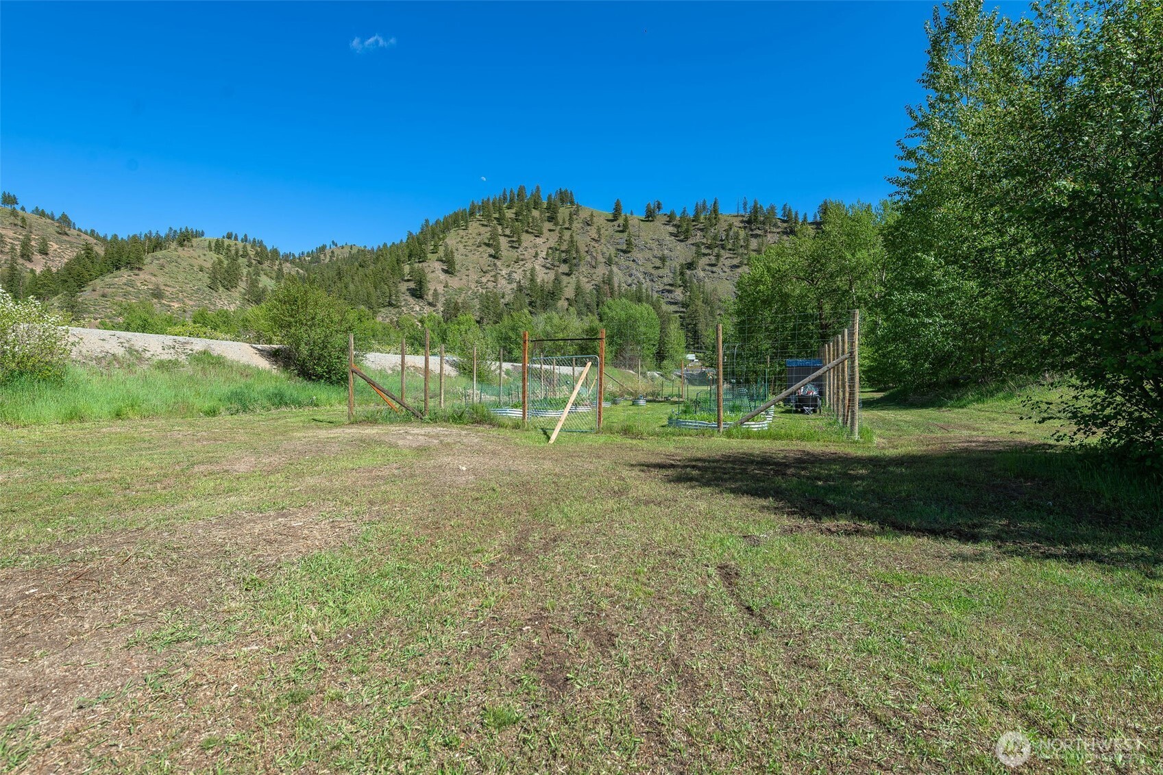 177 Mad River Road , Entiat, WA 98822