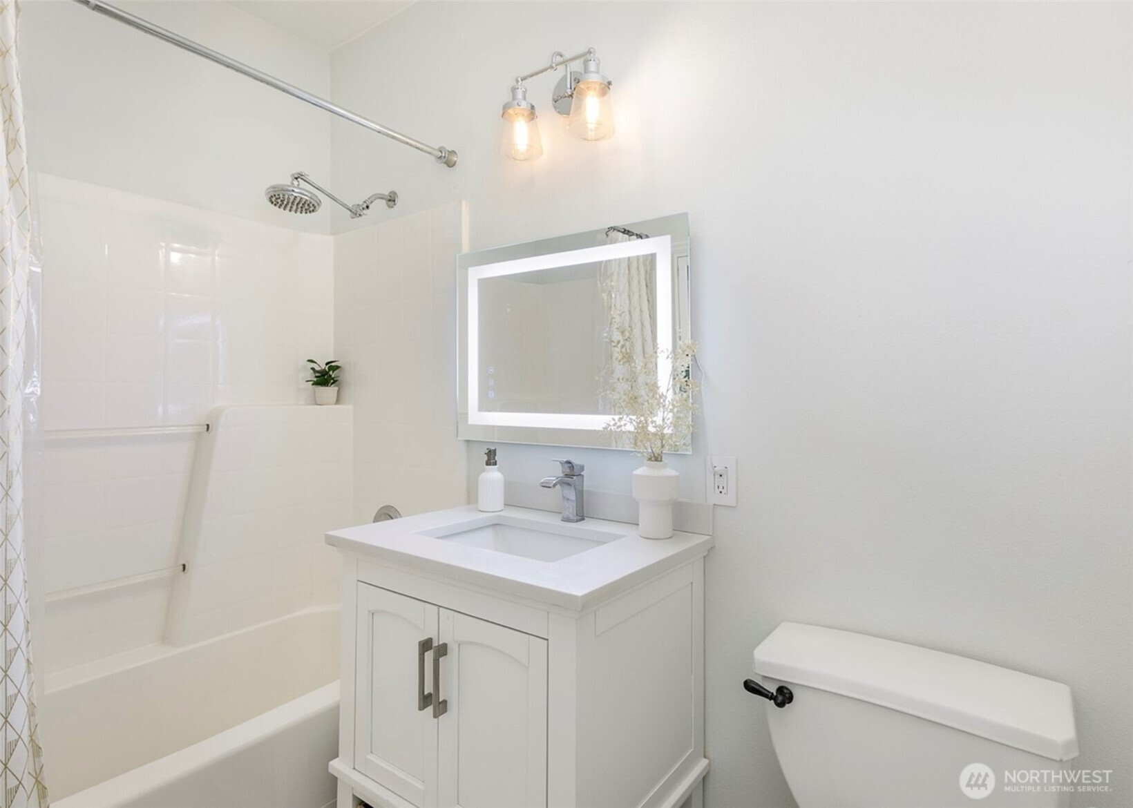 13000 Admiralty #K103, Everett, WA 98204-6273