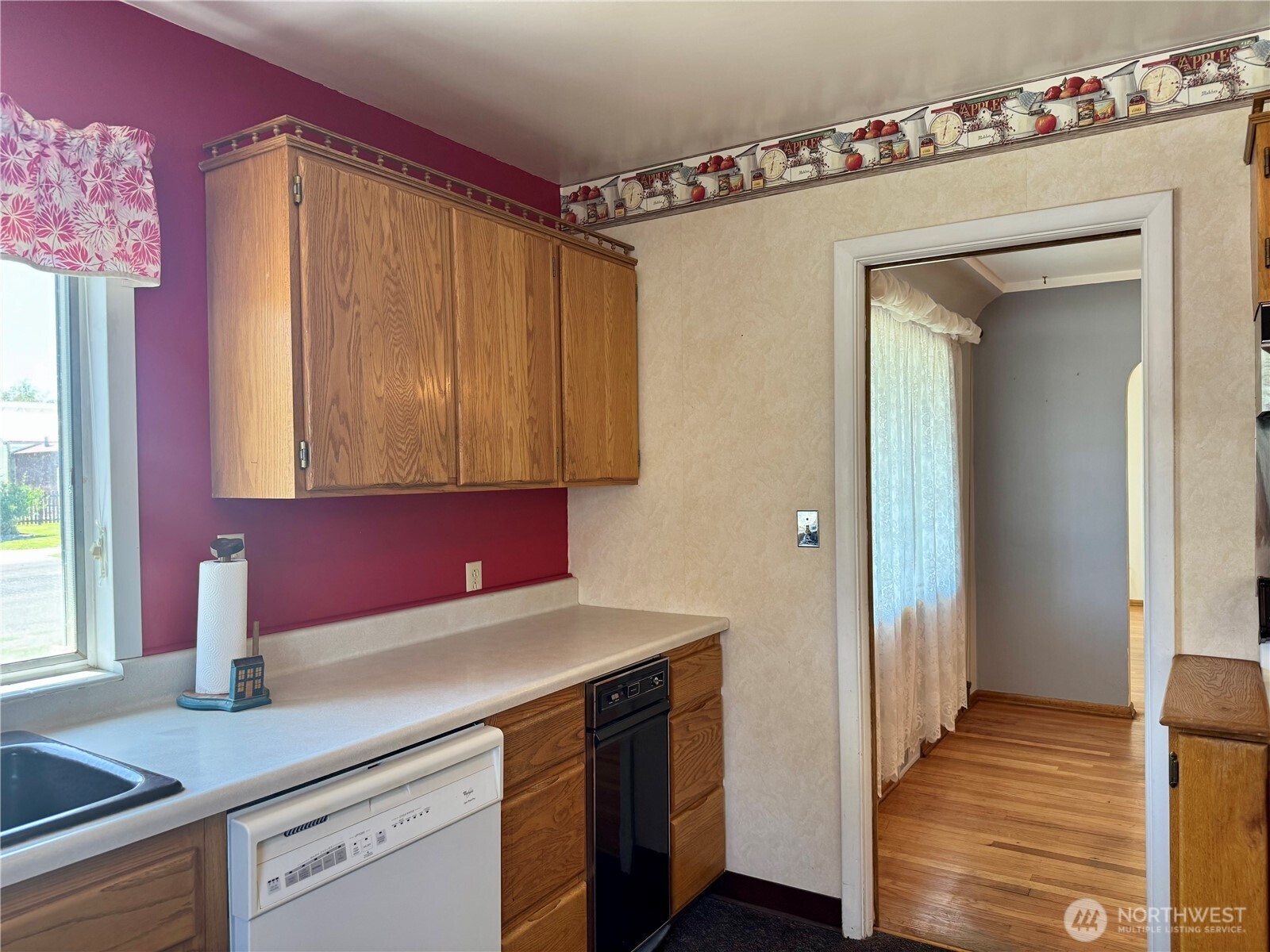 706 Maxwell Street , Davenport, WA 99122
