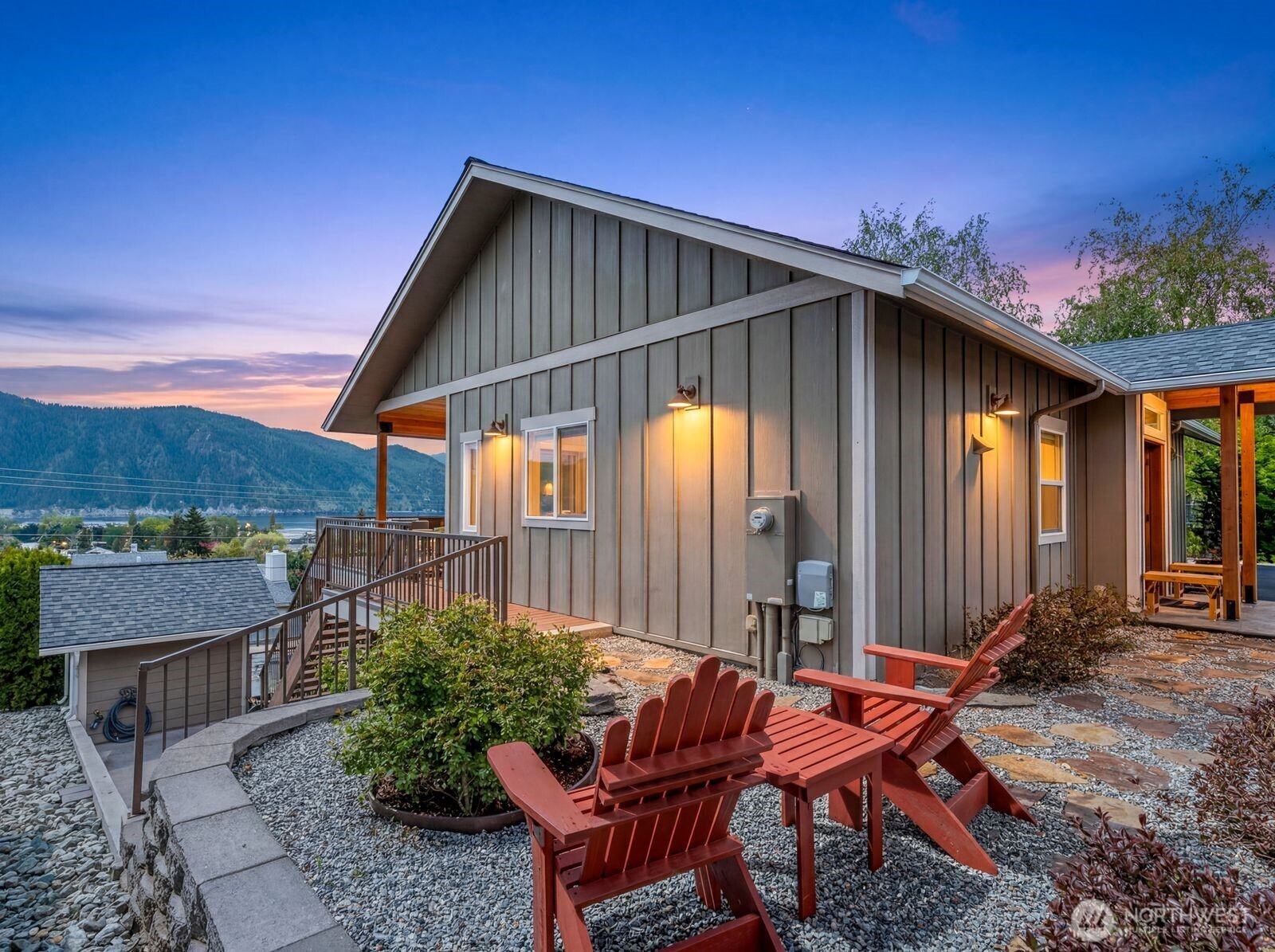 25 Harvey Lewis Lane , Manson, WA 98831