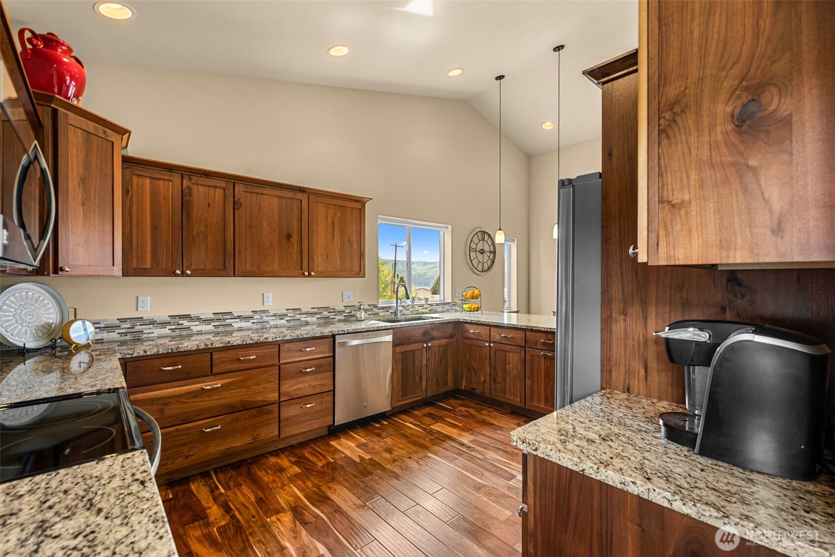25 Harvey Lewis Lane , Manson, WA 98831