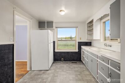 1103 9th Street , Marysville, WA 98270 - Photo 4