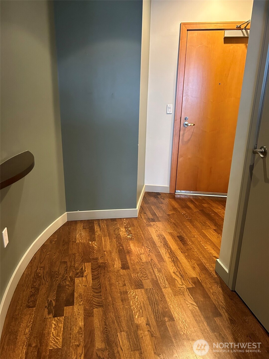 10610 NE 9th Place #2007, Bellevue, WA 98004