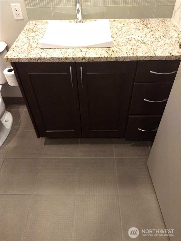 10610 NE 9th Place #2007, Bellevue, WA 98004