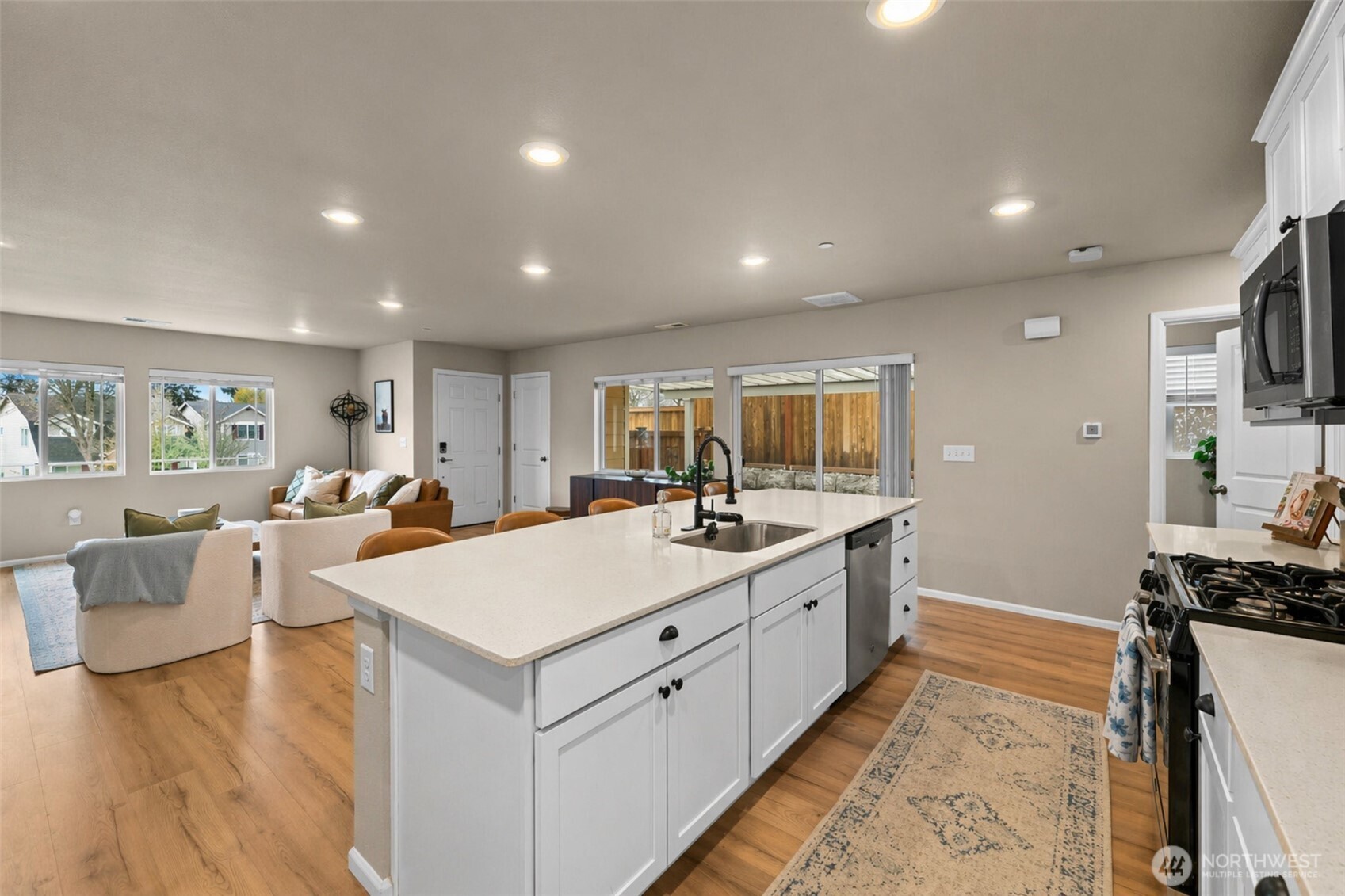 3512 Hoffman Hill Boulevard , Dupont, WA 98327