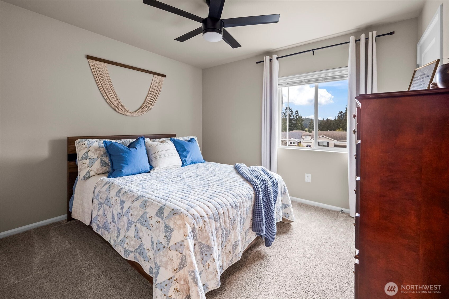 3512 Hoffman Hill Boulevard , Dupont, WA 98327