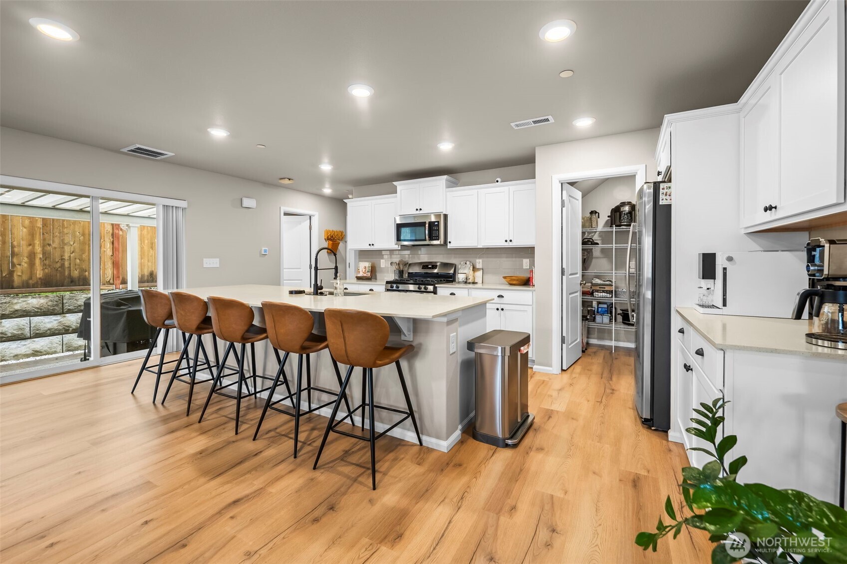 3512 Hoffman Hill Boulevard , Dupont, WA 98327