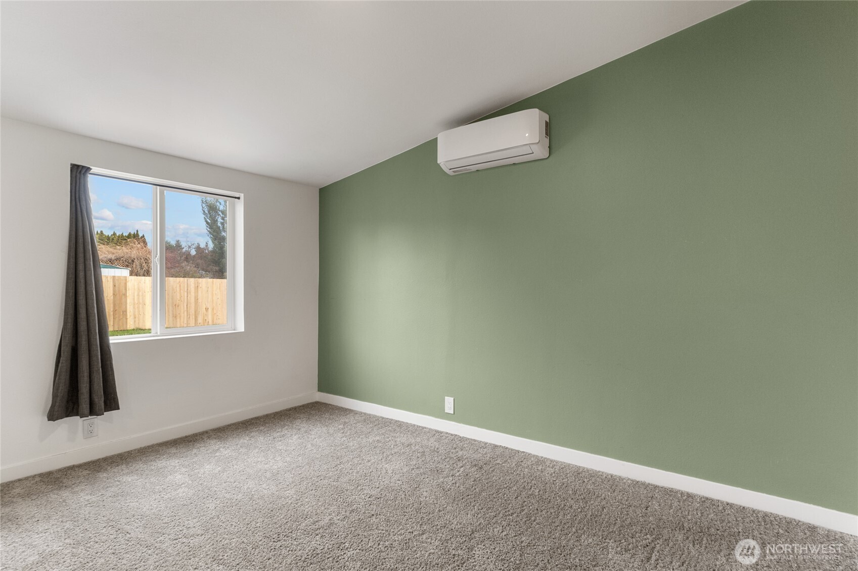652 S Larch Avenue , East Wenatchee, WA 98802