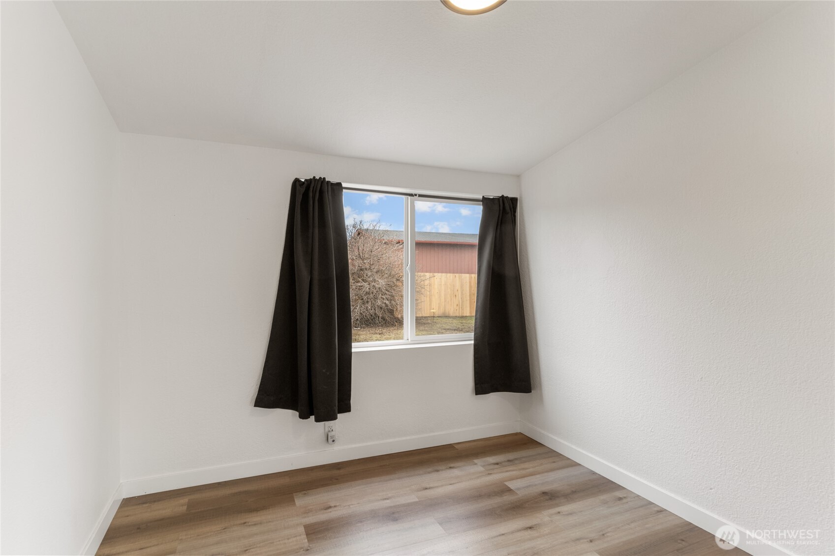 652 S Larch Avenue , East Wenatchee, WA 98802