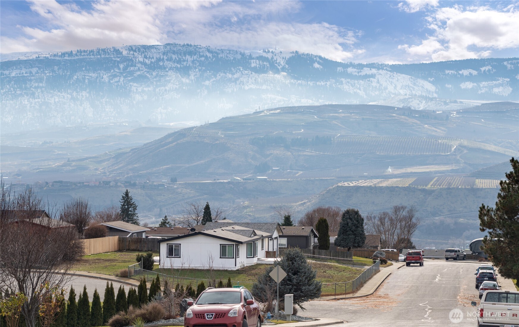 652 S Larch Avenue , East Wenatchee, WA 98802