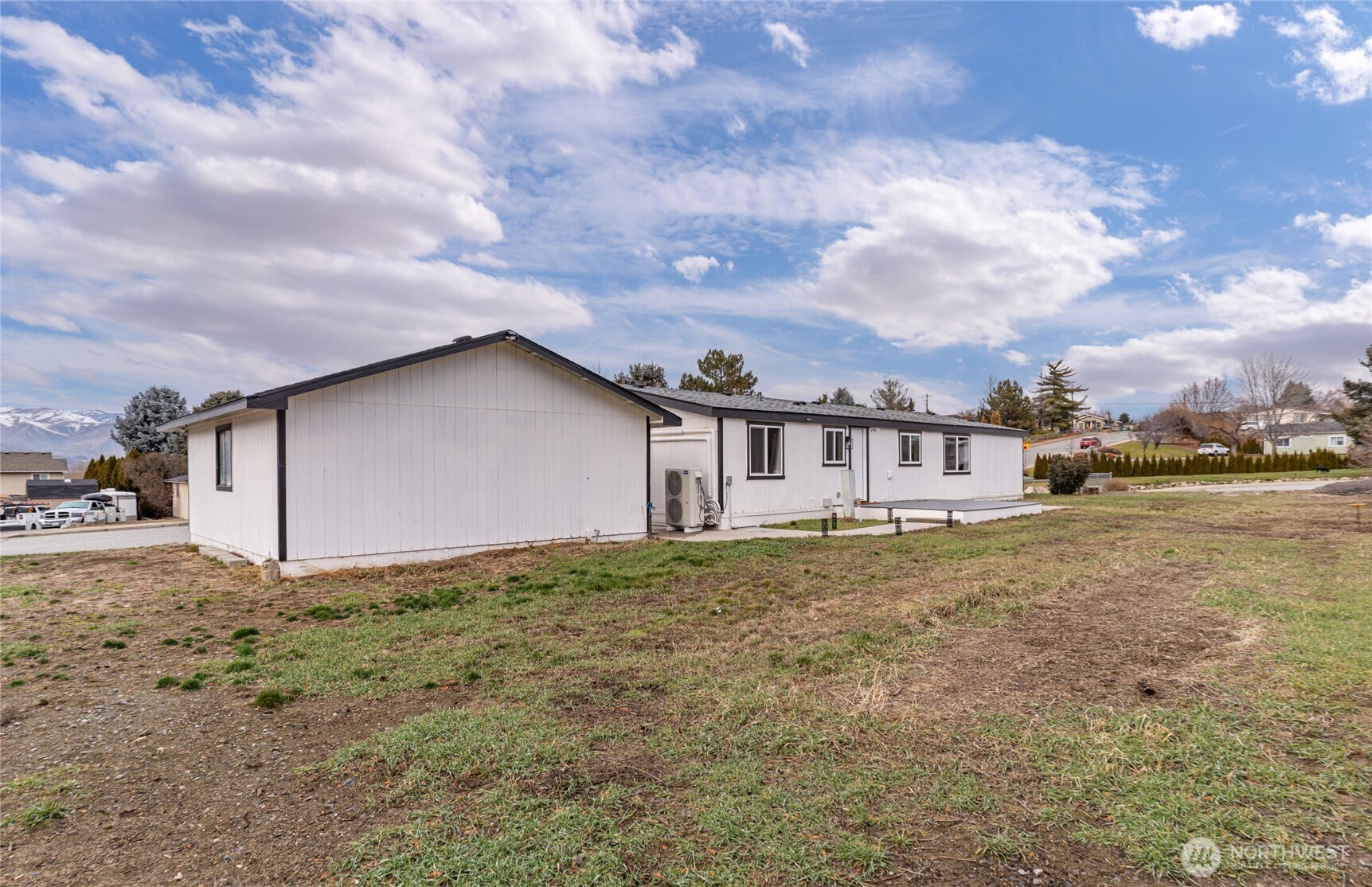 652 S Larch Avenue , East Wenatchee, WA 98802