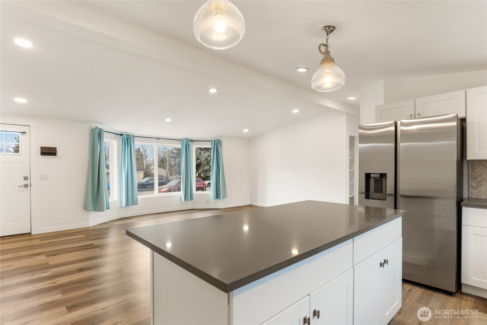 652 S Larch Avenue , East Wenatchee, WA 98802