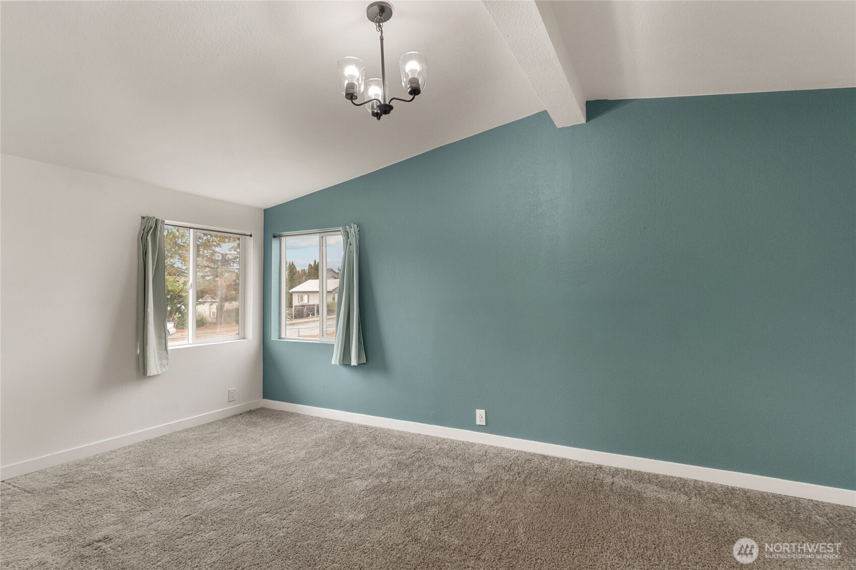 652 S Larch Avenue , East Wenatchee, WA 98802