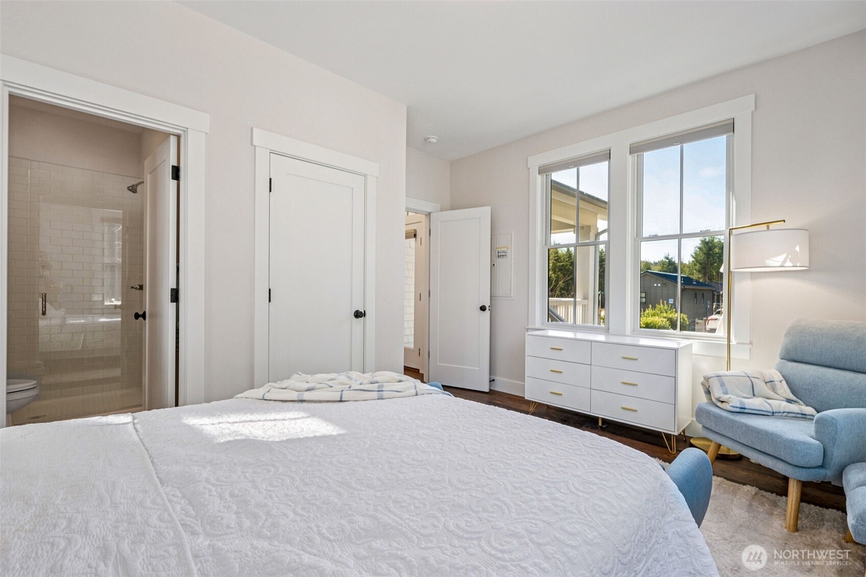 421 E Compass Street , Pacific Beach, WA 98571