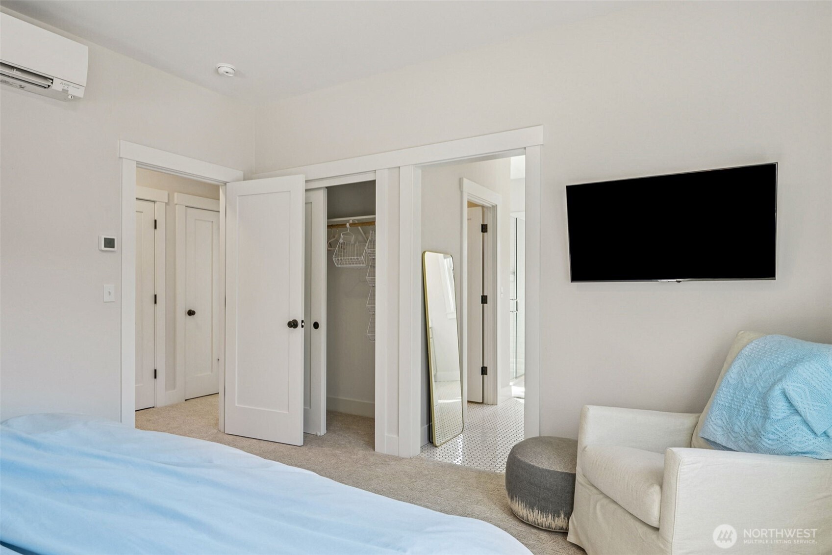 421 E Compass Street , Pacific Beach, WA 98571