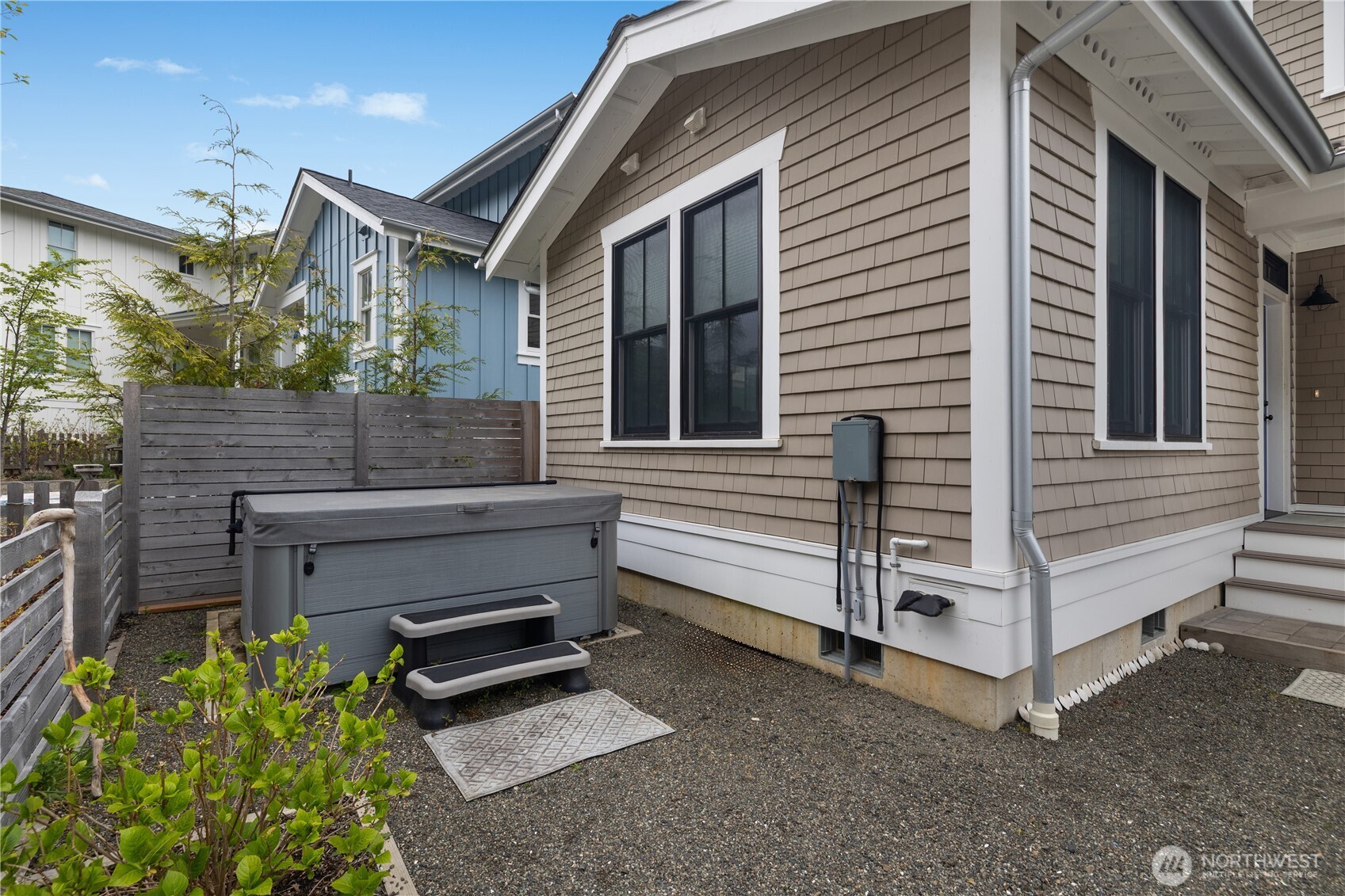 421 E Compass Street , Pacific Beach, WA 98571