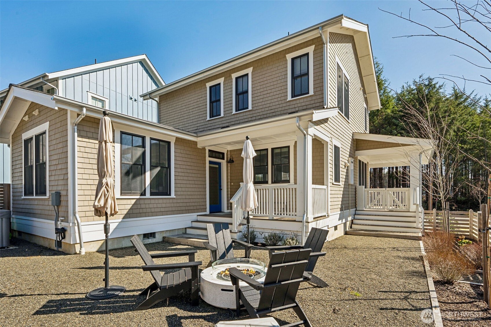 421 E Compass Street , Pacific Beach, WA 98571