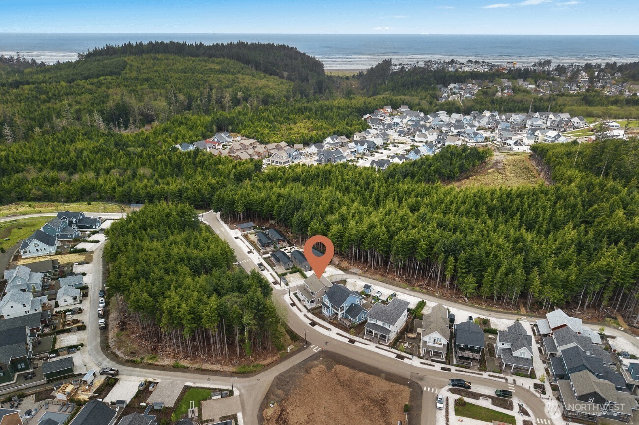 421 E Compass Street , Pacific Beach, WA 98571