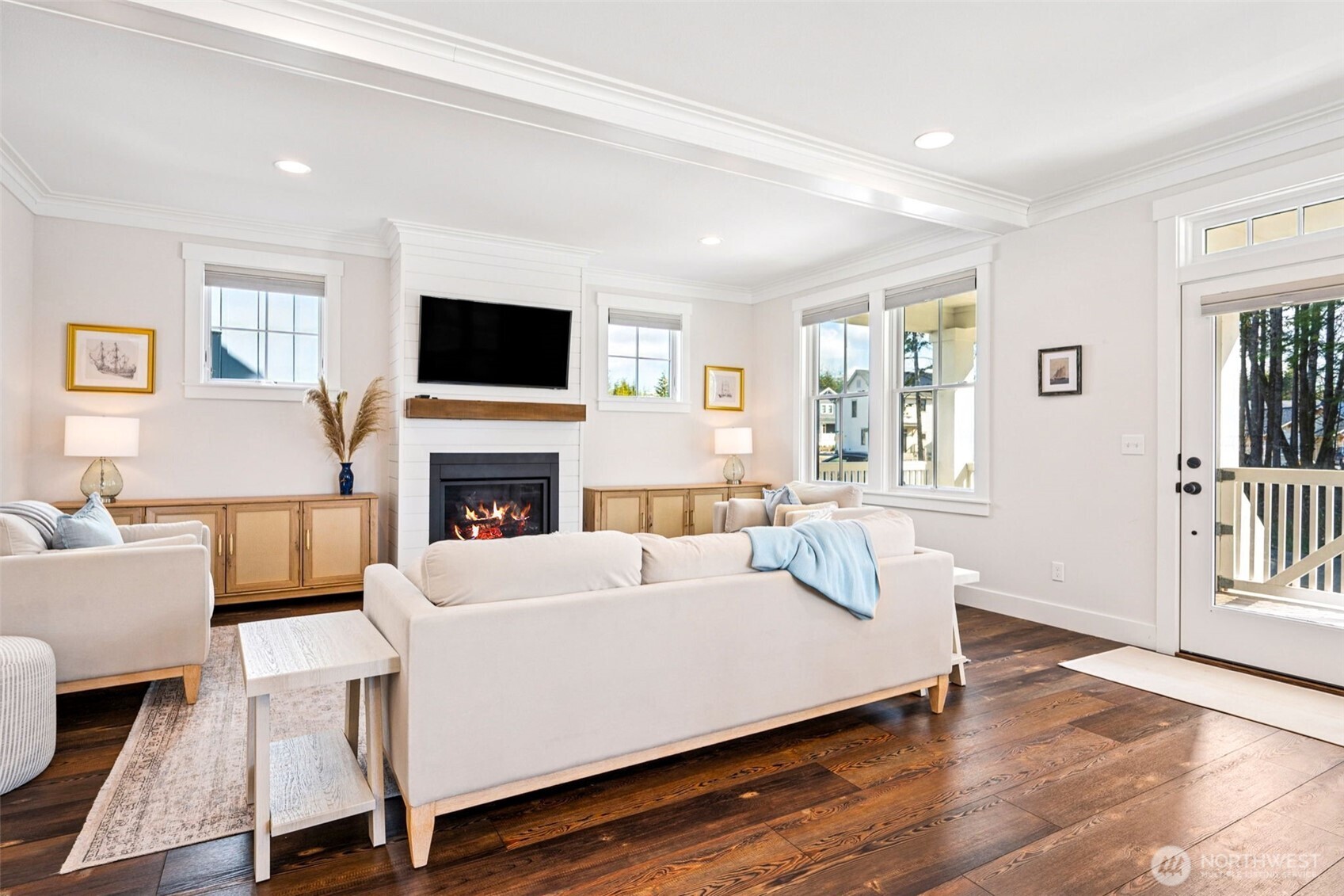 421 E Compass Street , Pacific Beach, WA 98571