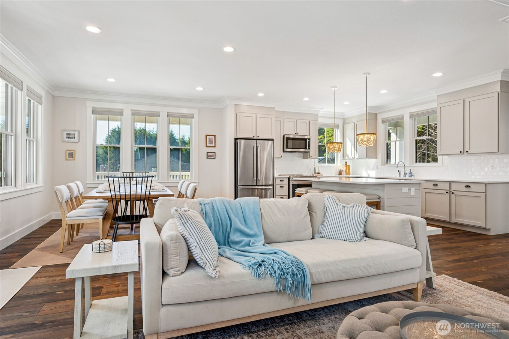 421 E Compass Street , Pacific Beach, WA 98571