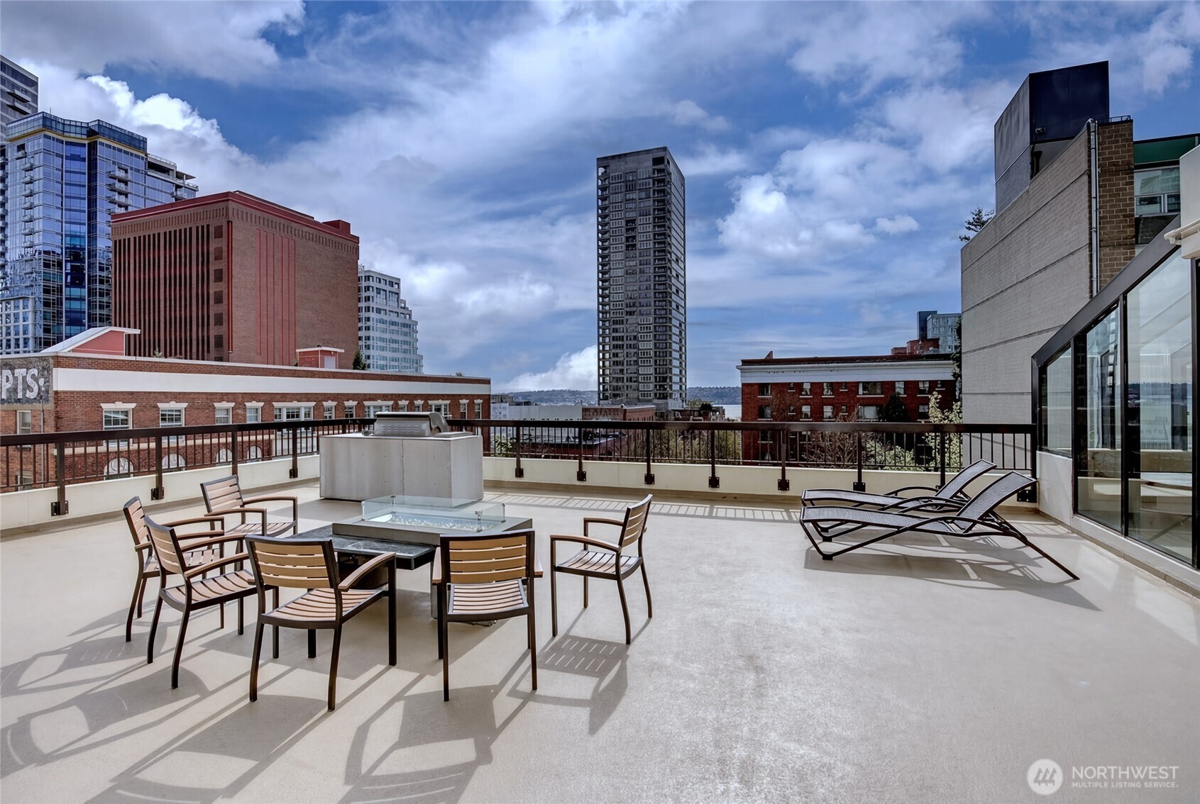 2201 3rd Avenue #803, Seattle, WA 98121