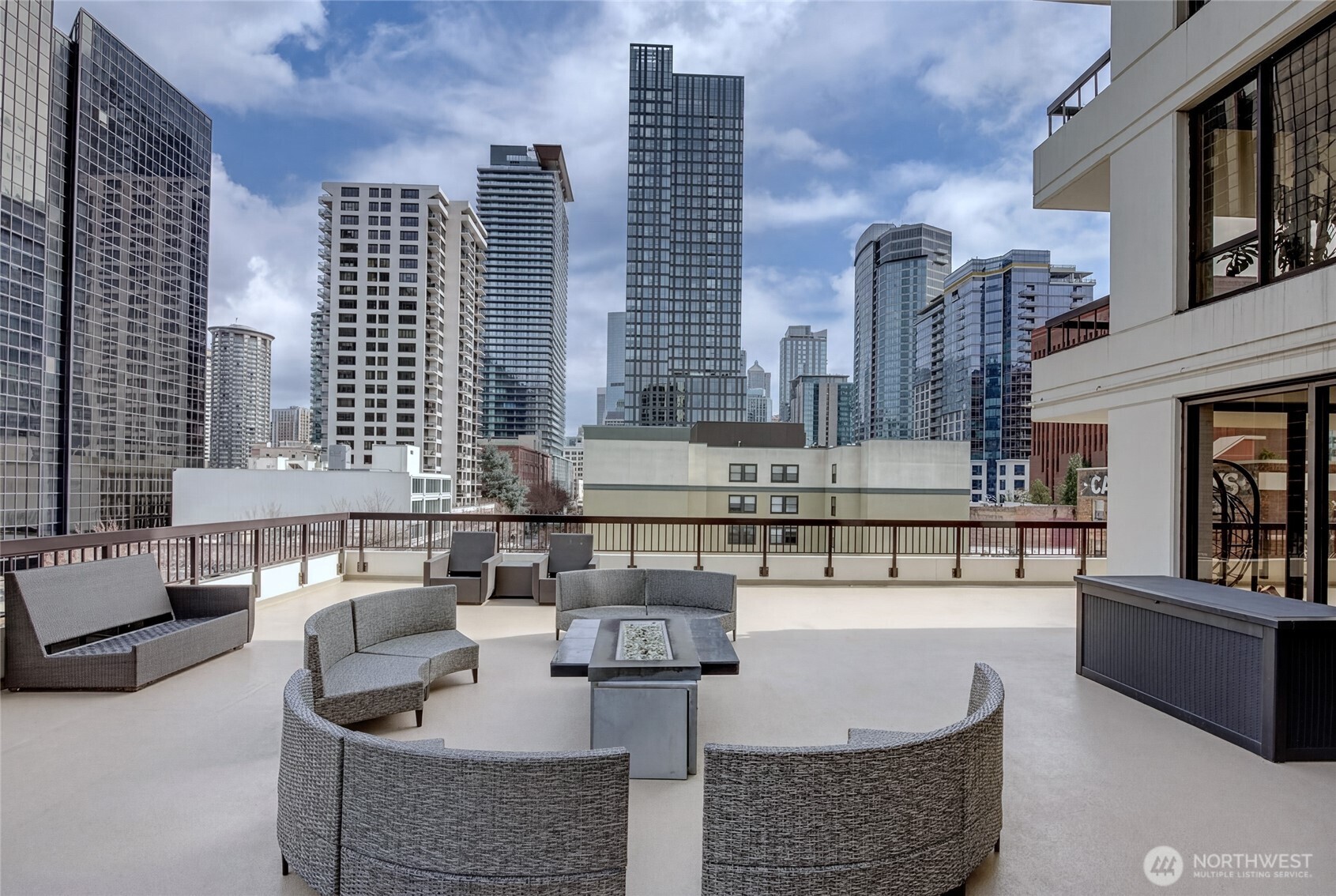 2201 3rd Avenue #803, Seattle, WA 98121