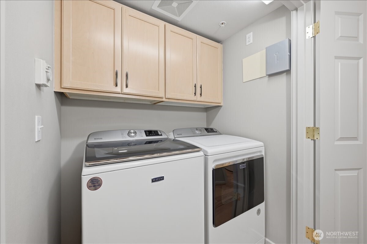 645 Bell Street #102, Edmonds, WA 98020