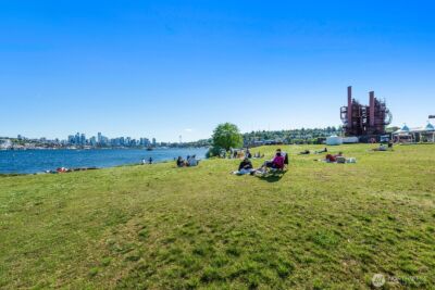 4122 B Burke Avenue N, Seattle, WA 98103 - Photo 30