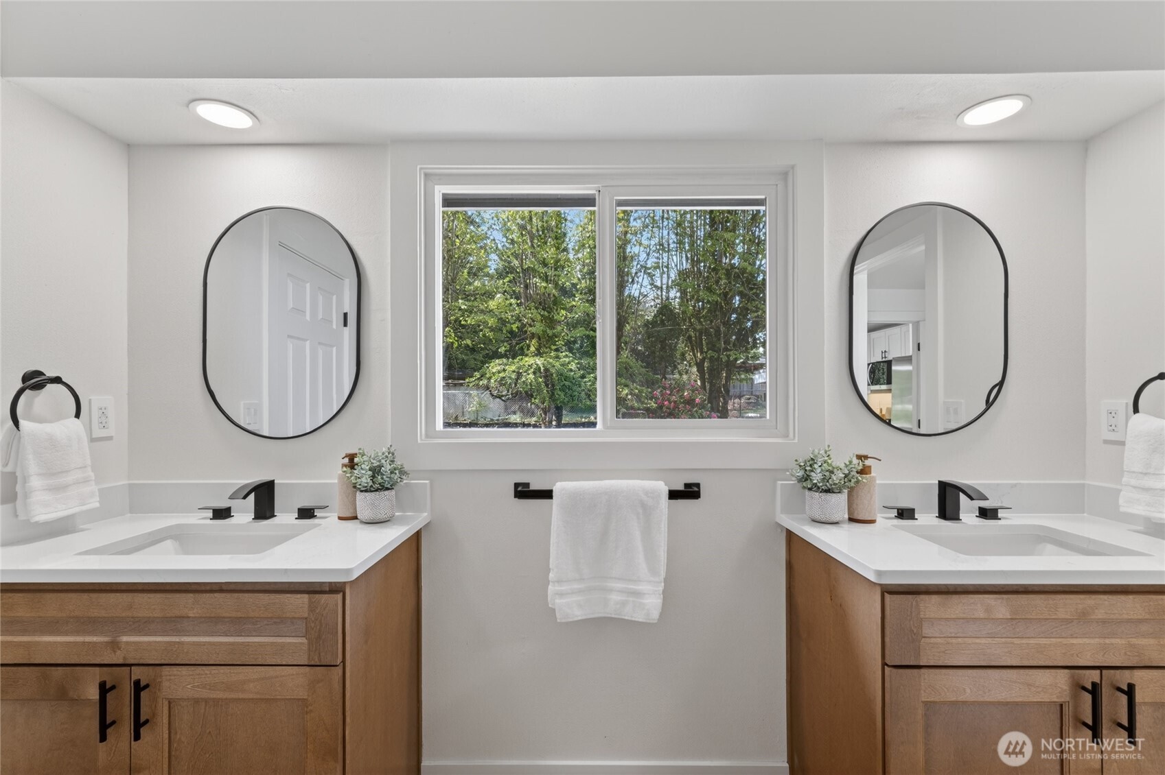 3002 Lakeway Drive , Bellingham, WA 98229