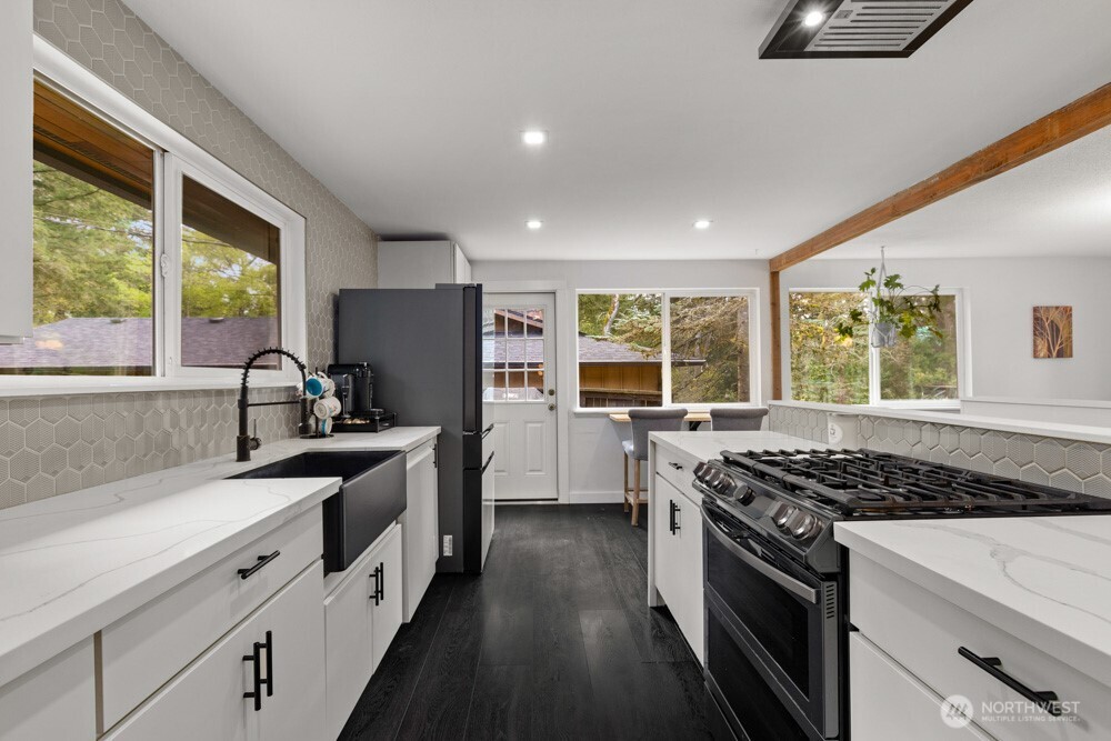 7506 66th Avenue W, Lakewood, WA 98499-8161