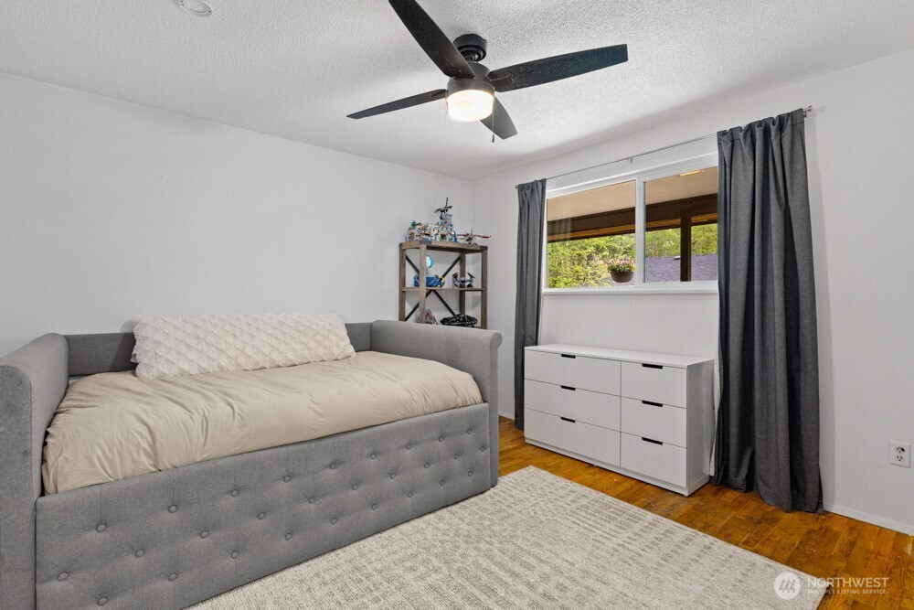 7506 66th Avenue W, Lakewood, WA 98499-8161