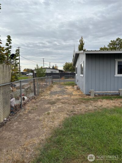 9008 Bong Loop #B, Moses Lake, WA 98837 - Photo 24
