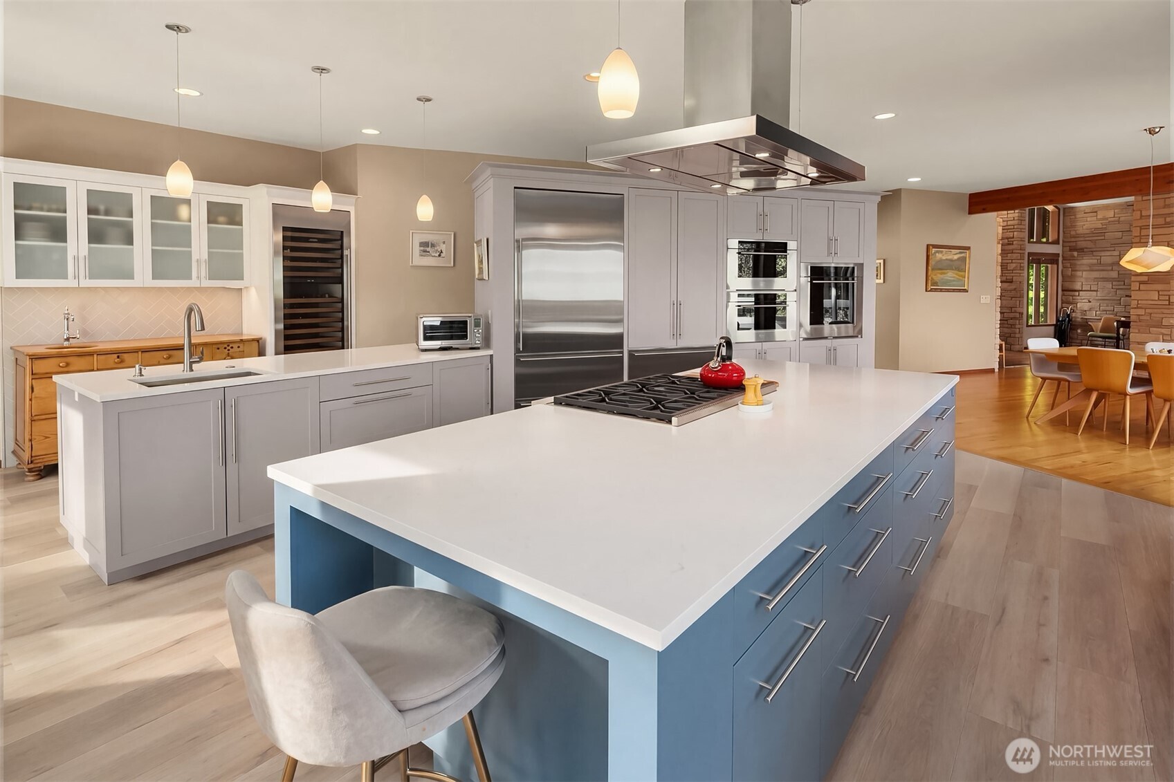 8425 SW 216th Street , Vashon, WA 98070