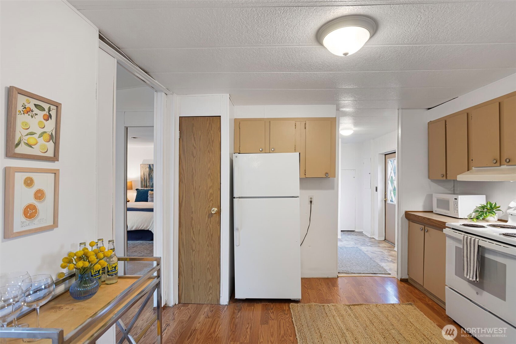 19015 16th Avenue NE, Shoreline, WA 98155