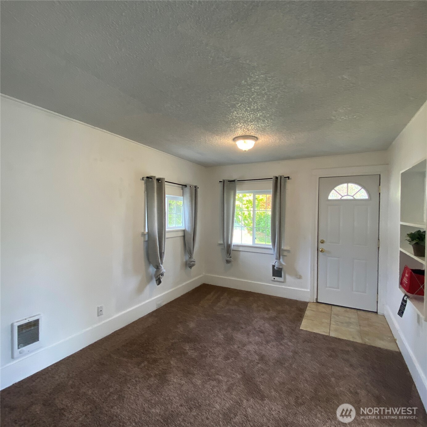 2716 Sylvan Drive W, University Place, WA 98466-2741
