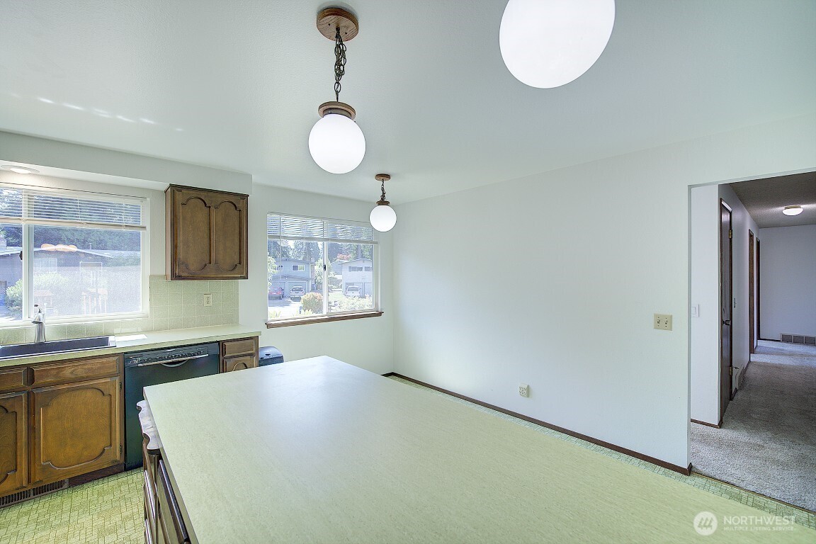 8435 198th Place SW, Edmonds, WA 98026
