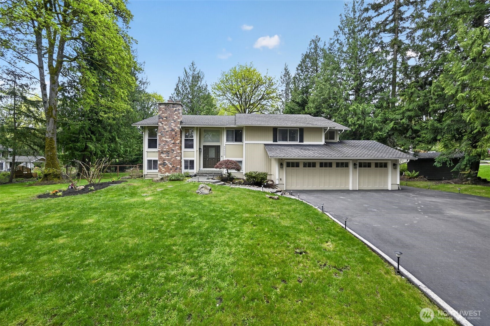 20009 SE 20th Place , Sammamish, WA 98075