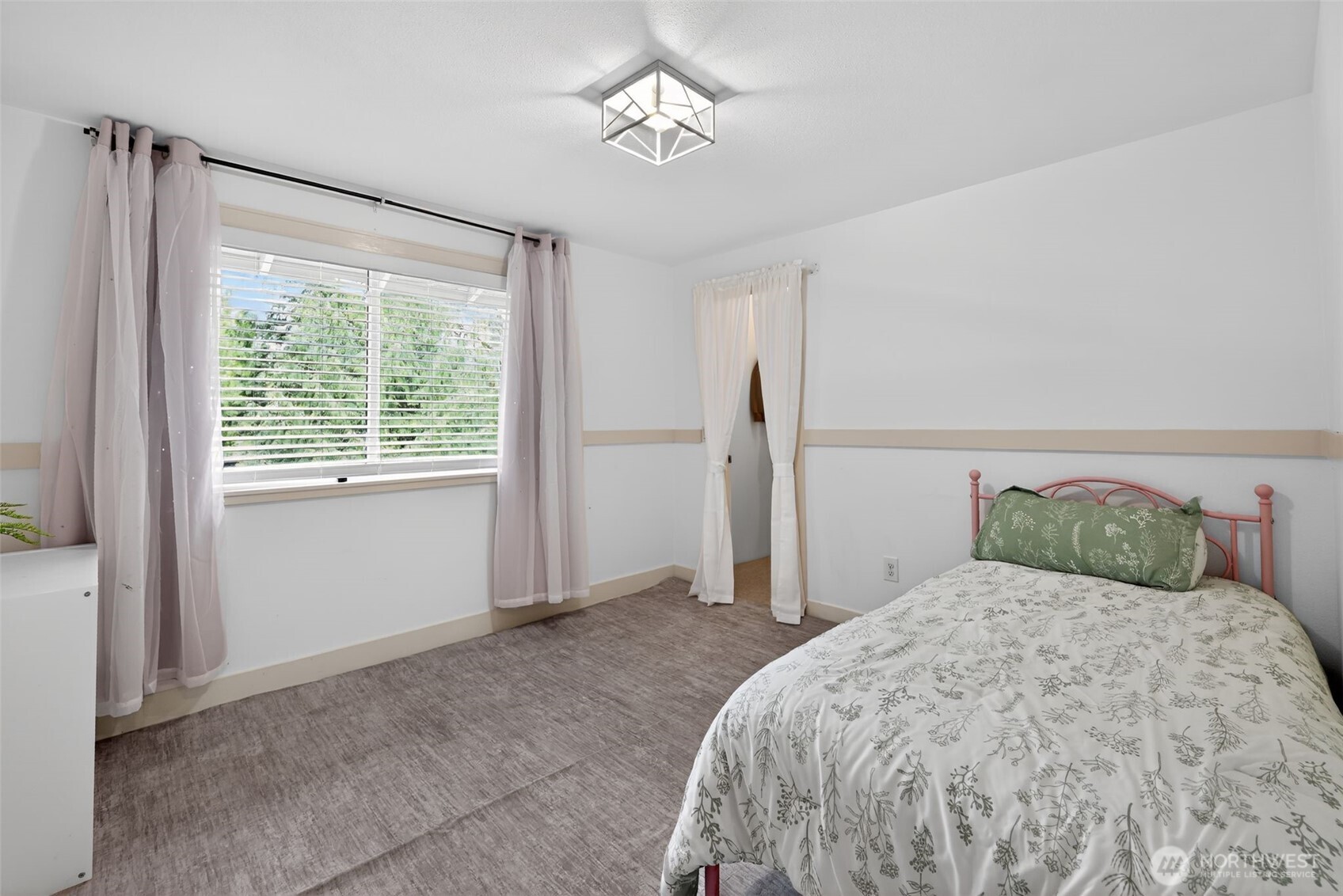 20009 SE 20th Place , Sammamish, WA 98075