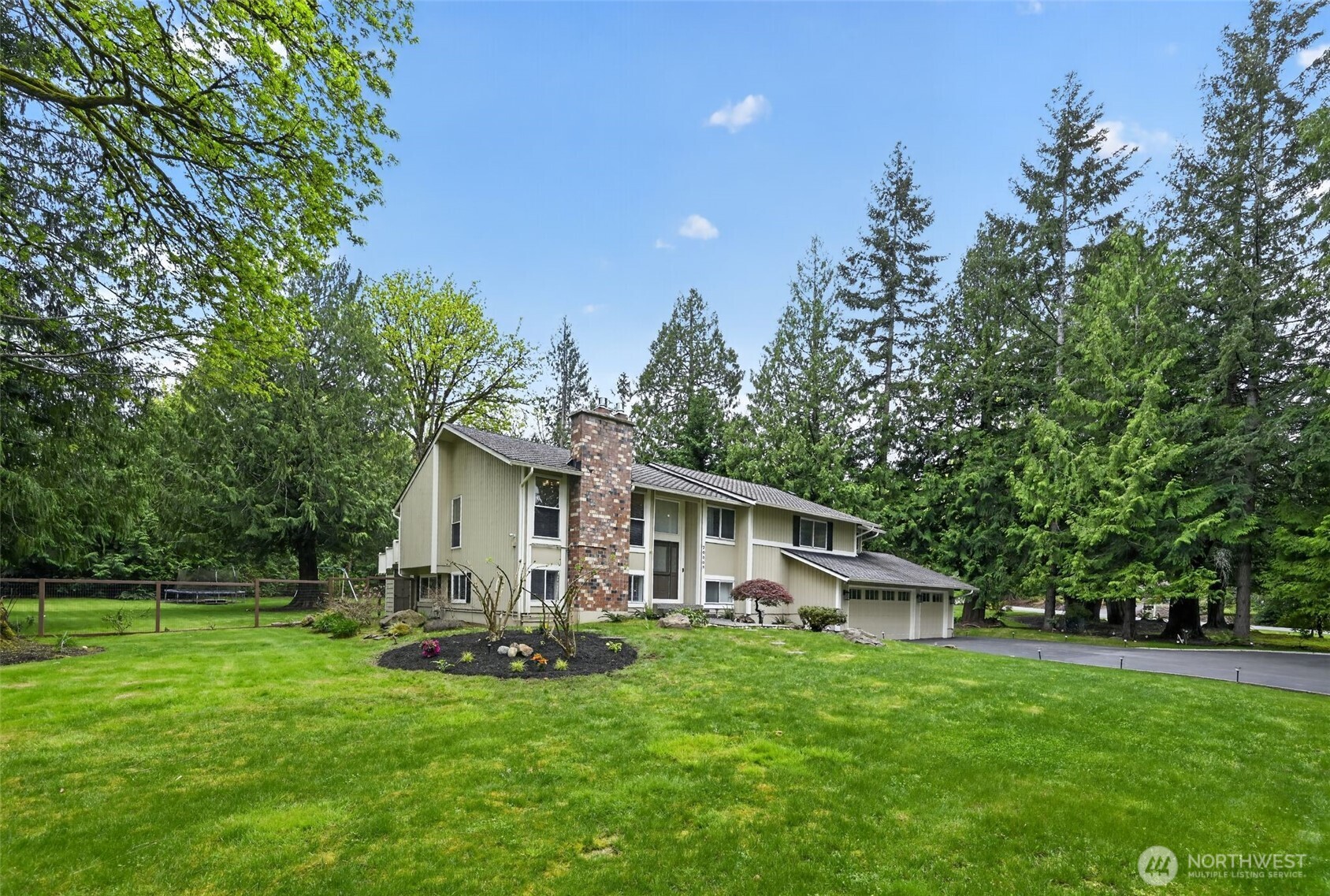 20009 SE 20th Place , Sammamish, WA 98075
