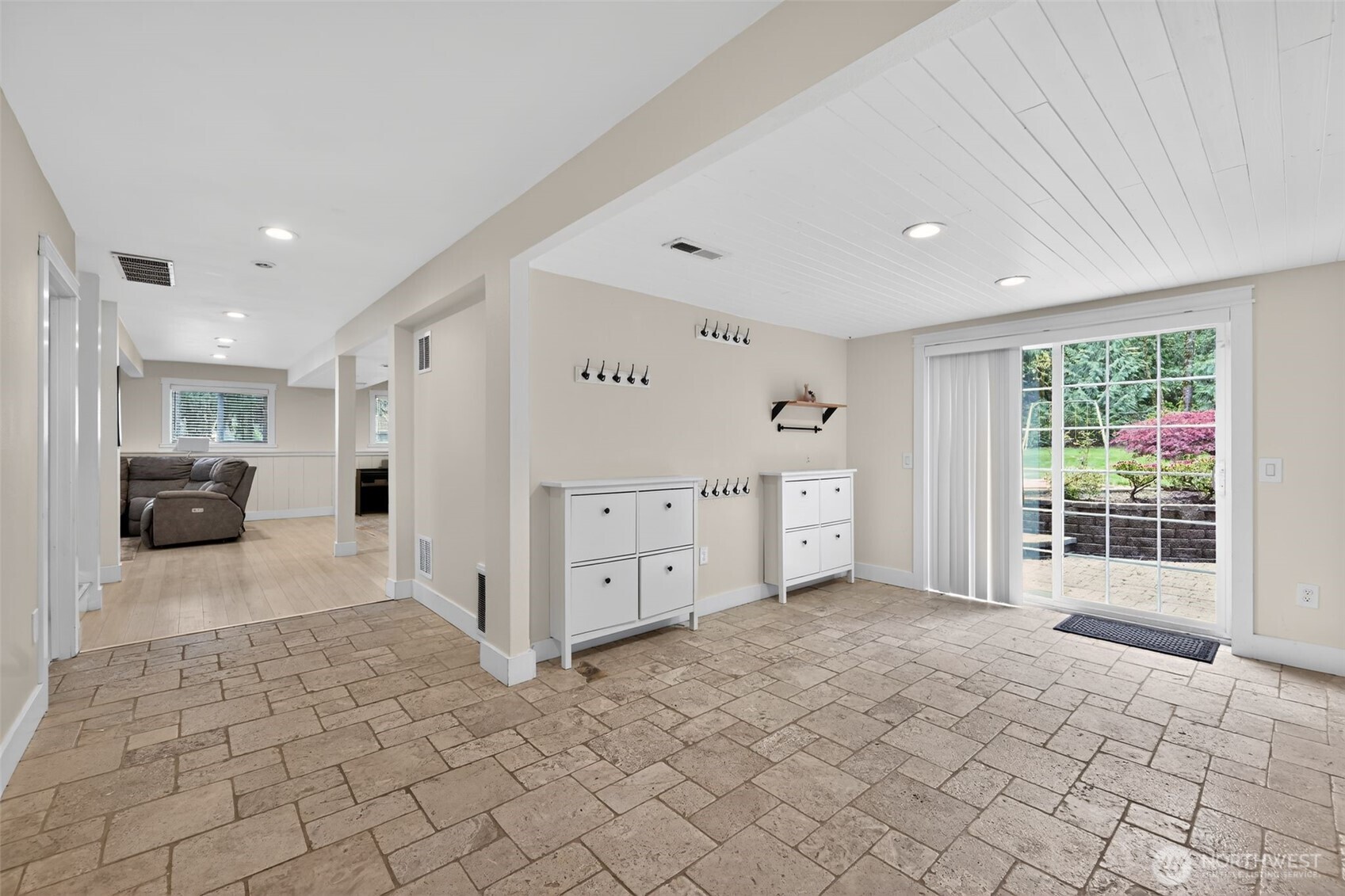 20009 SE 20th Place , Sammamish, WA 98075