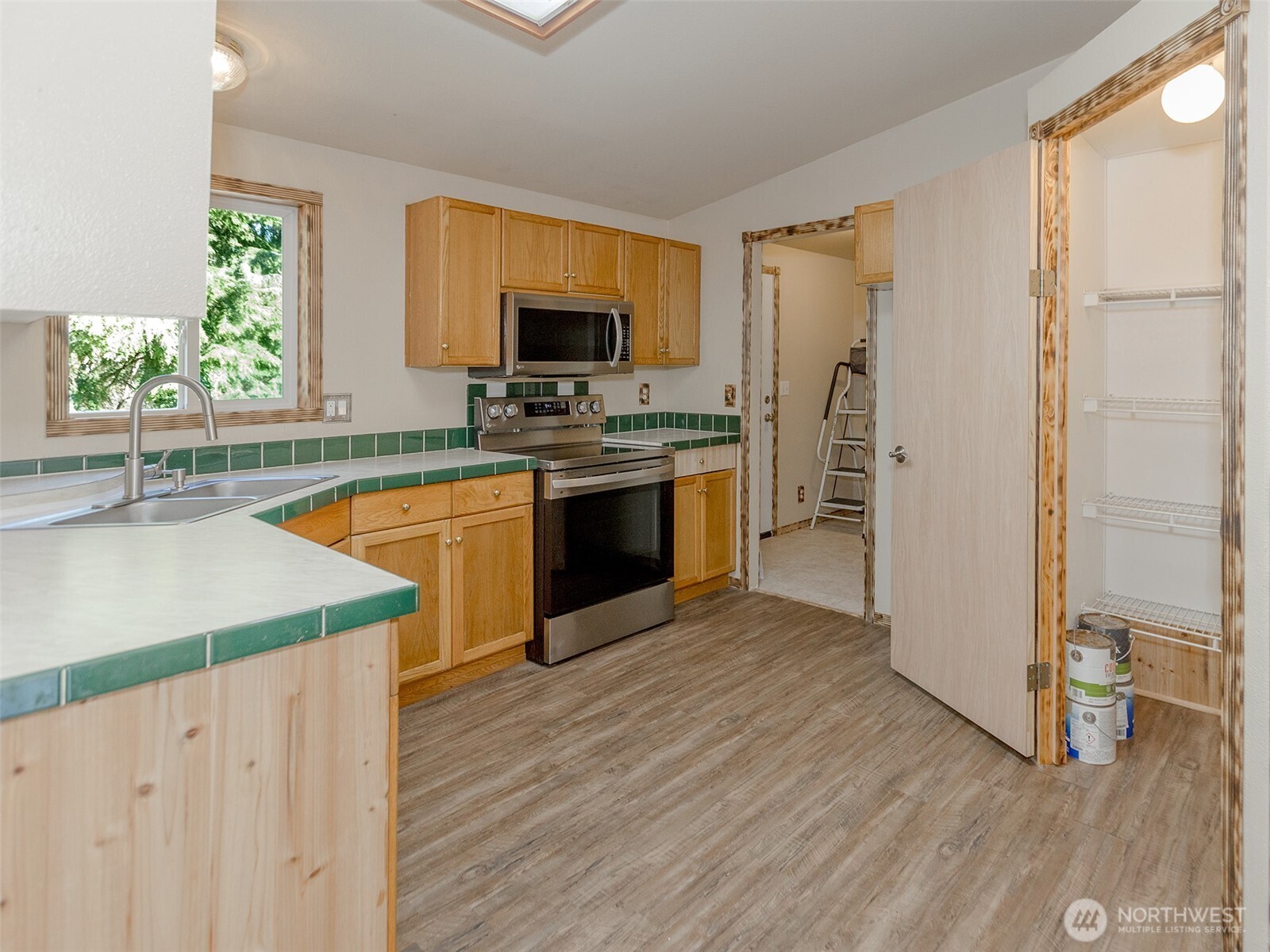 108 Longhorn Road , Amboy, WA 98601