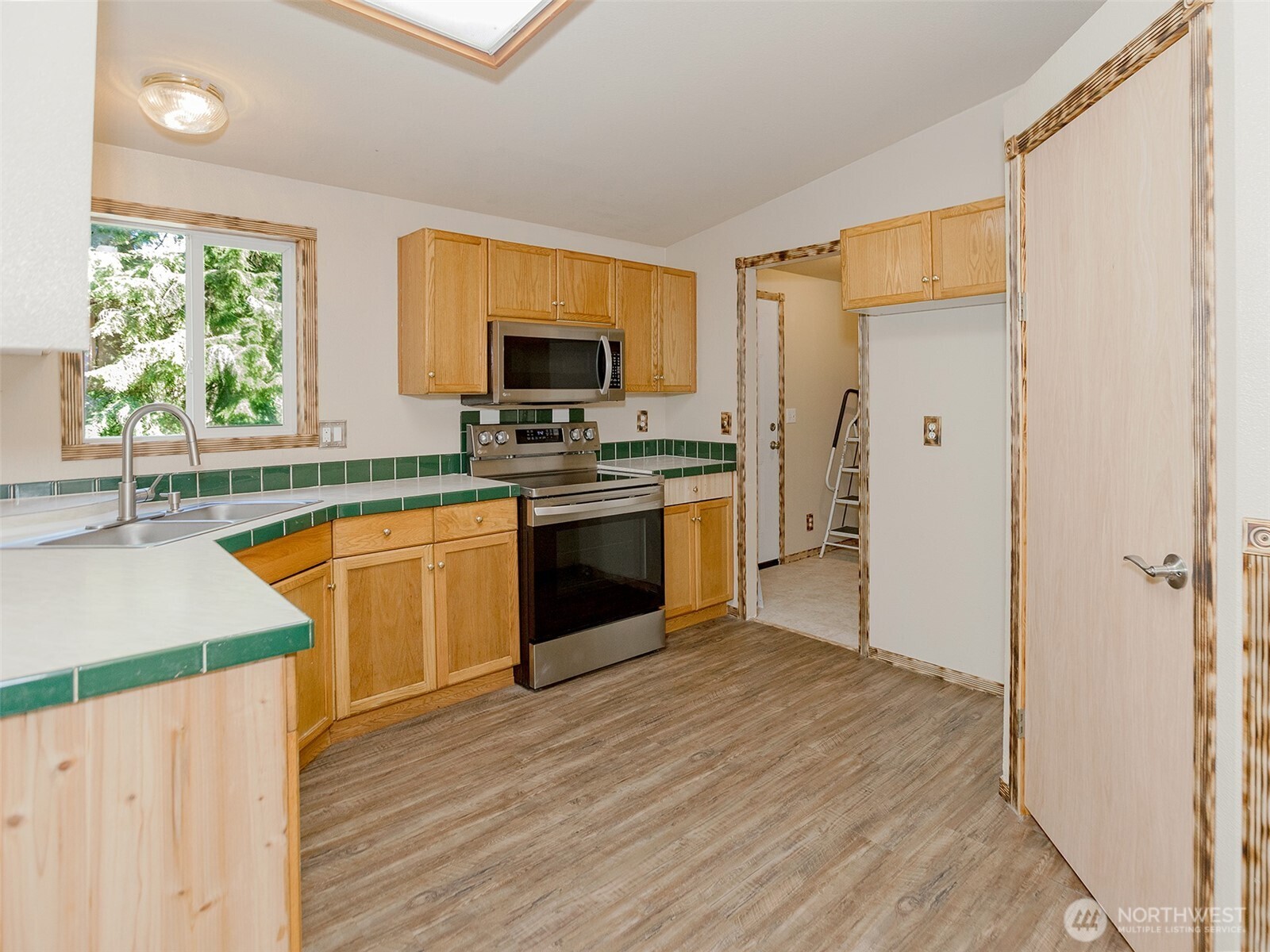 108 Longhorn Road , Amboy, WA 98601