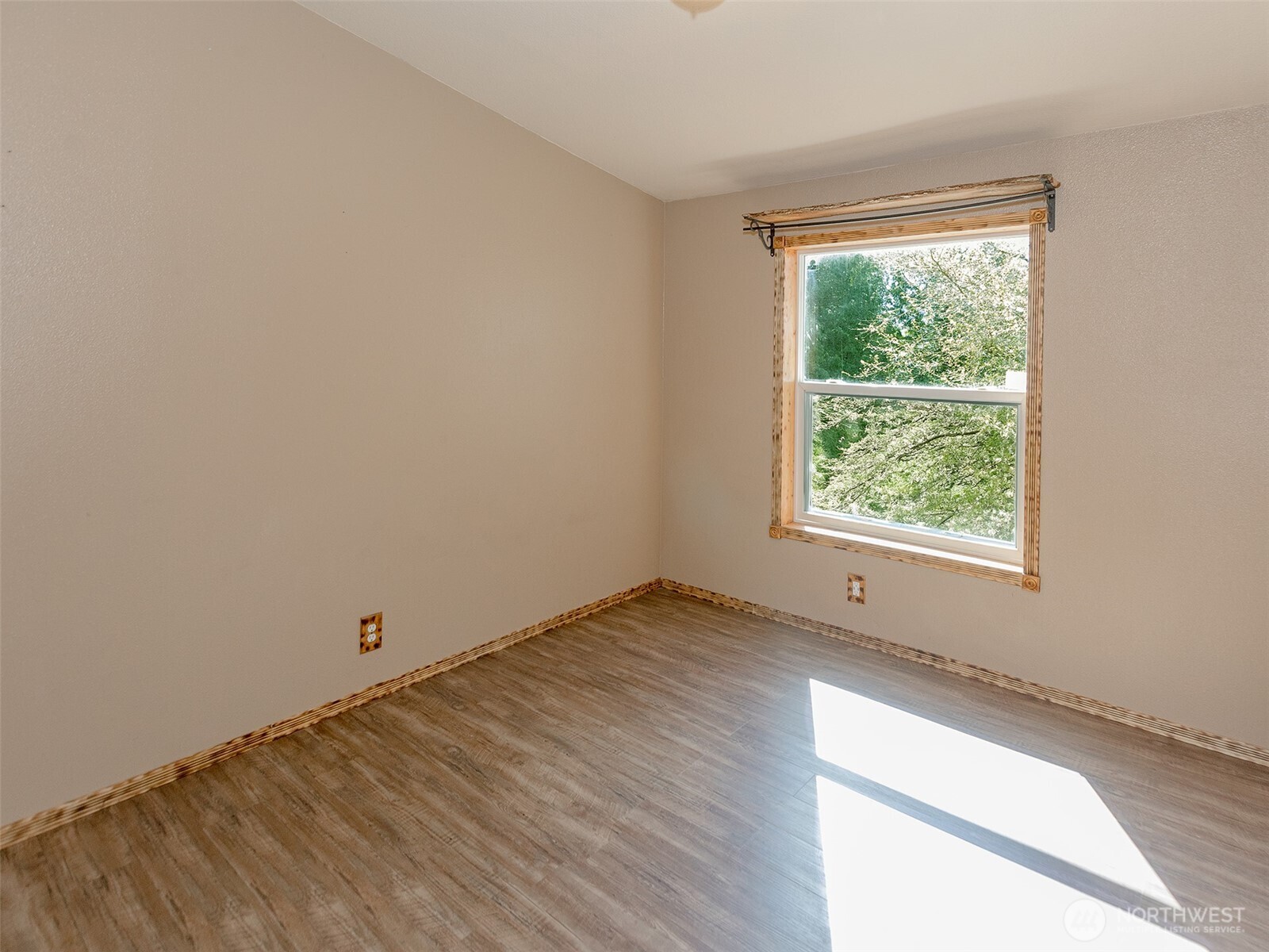 108 Longhorn Road , Amboy, WA 98601