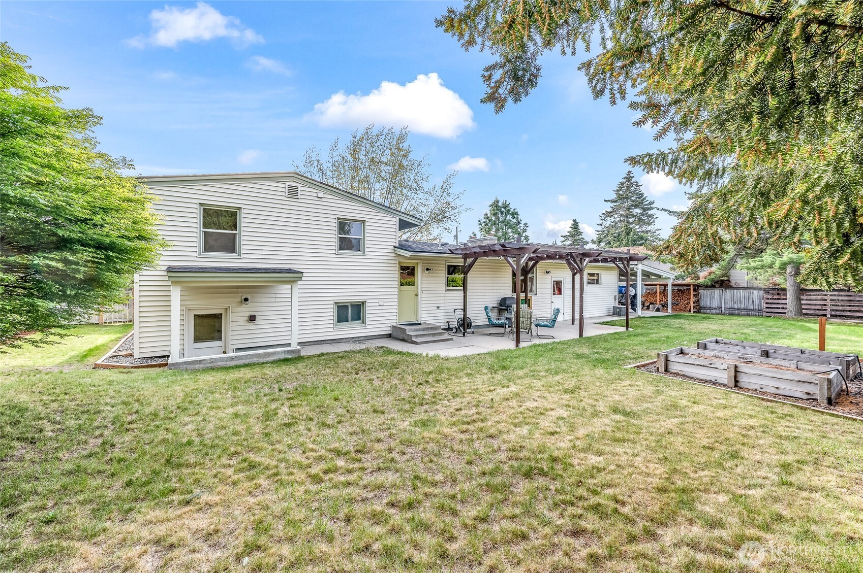 1540 N Astor Court , East Wenatchee, WA 98802
