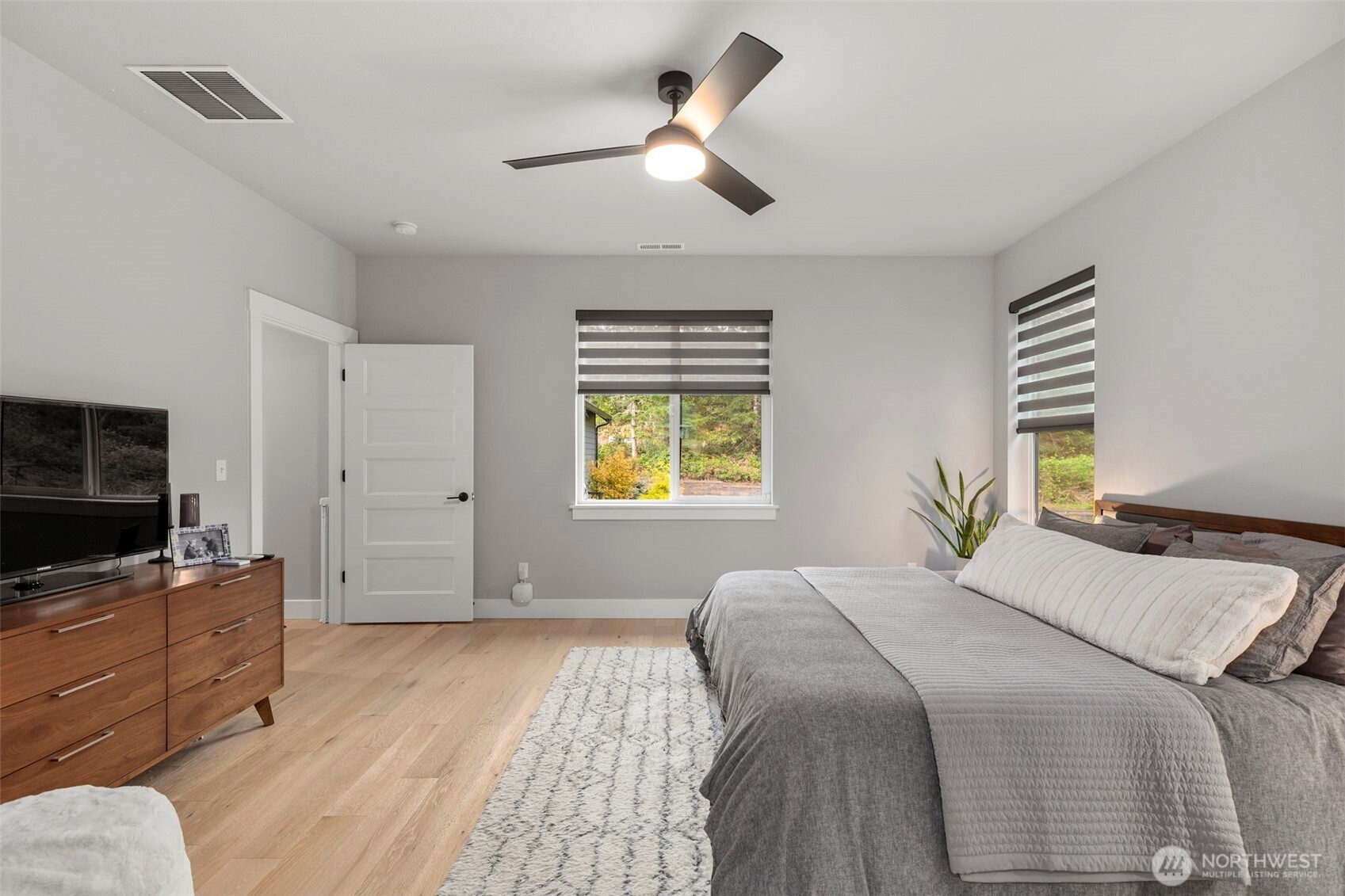 5040 Coppermill Court NE, Olympia, WA 98516